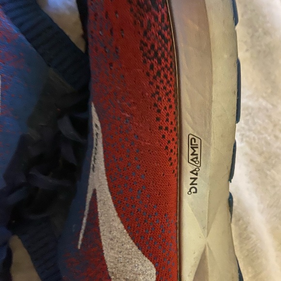 MENS size 12.5 Brooks Men's Levitate 2 Chili/Navy/Black 12.5 D US - Picture 9 of 9